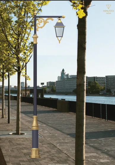 Heritage Lamp-post B-104
